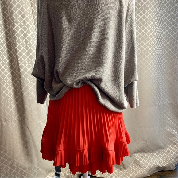 Banana Republic Coral Pleated Miniskirt Size 0 - Picture 3 of 7